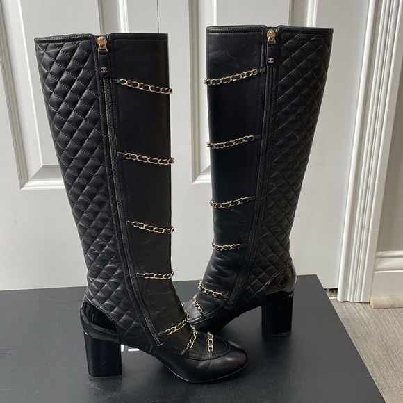 CHANEL Knee High Chain Boots Black size 38.5 - Picture 8 of 11
